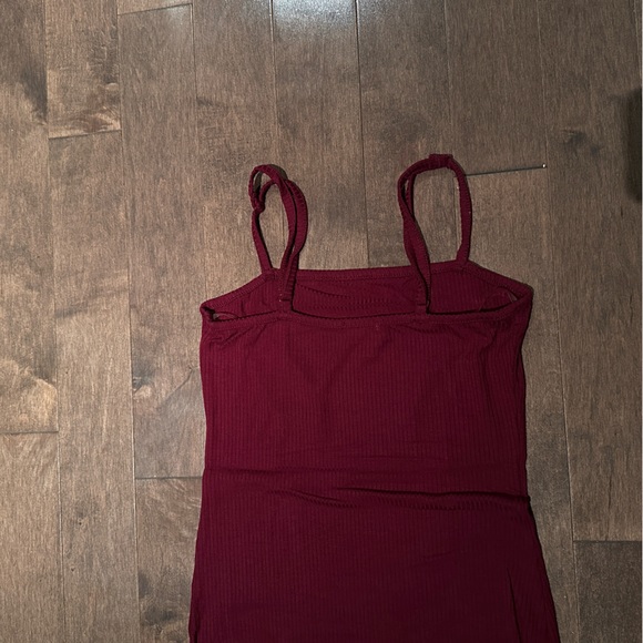 Wine red flattering ribbed dress with adjustable straps - Picture 2 of 2